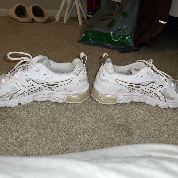 White and Gold Gel Contend 6 - Picture 3 of 9